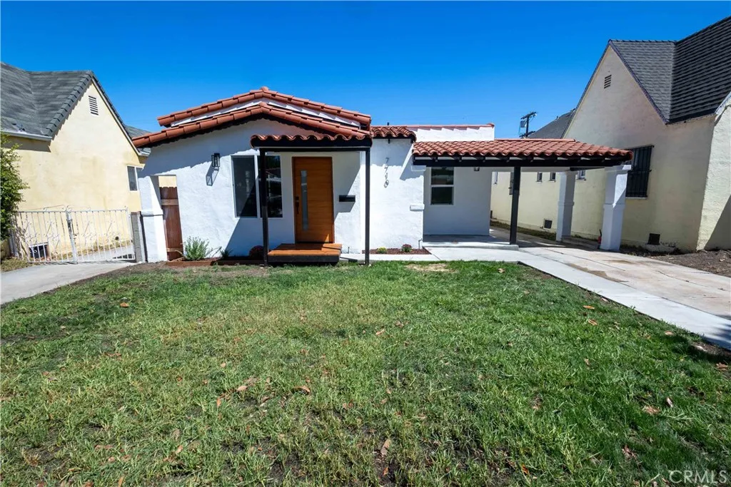 7710 S Halldale Avenue, Los Angeles, California 90047 home-pic-2