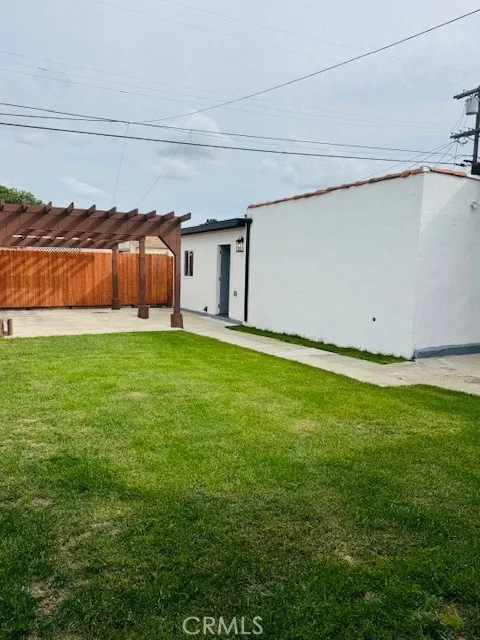 7710 S Halldale Avenue, Los Angeles, California 90047 home-pic-20