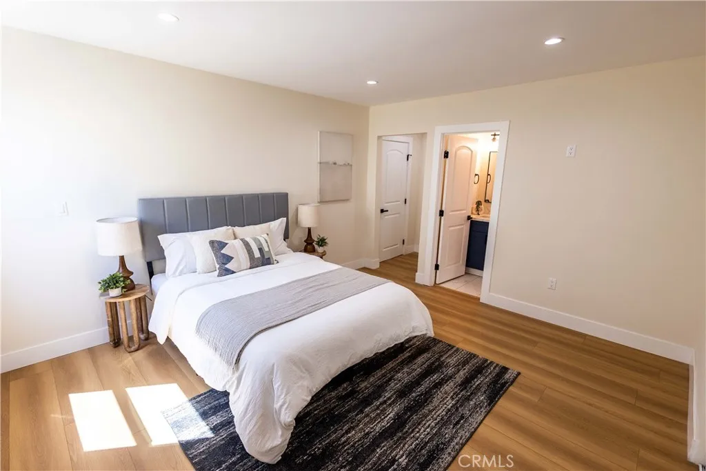 7710 S Halldale Avenue, Los Angeles, California 90047 home-pic-17