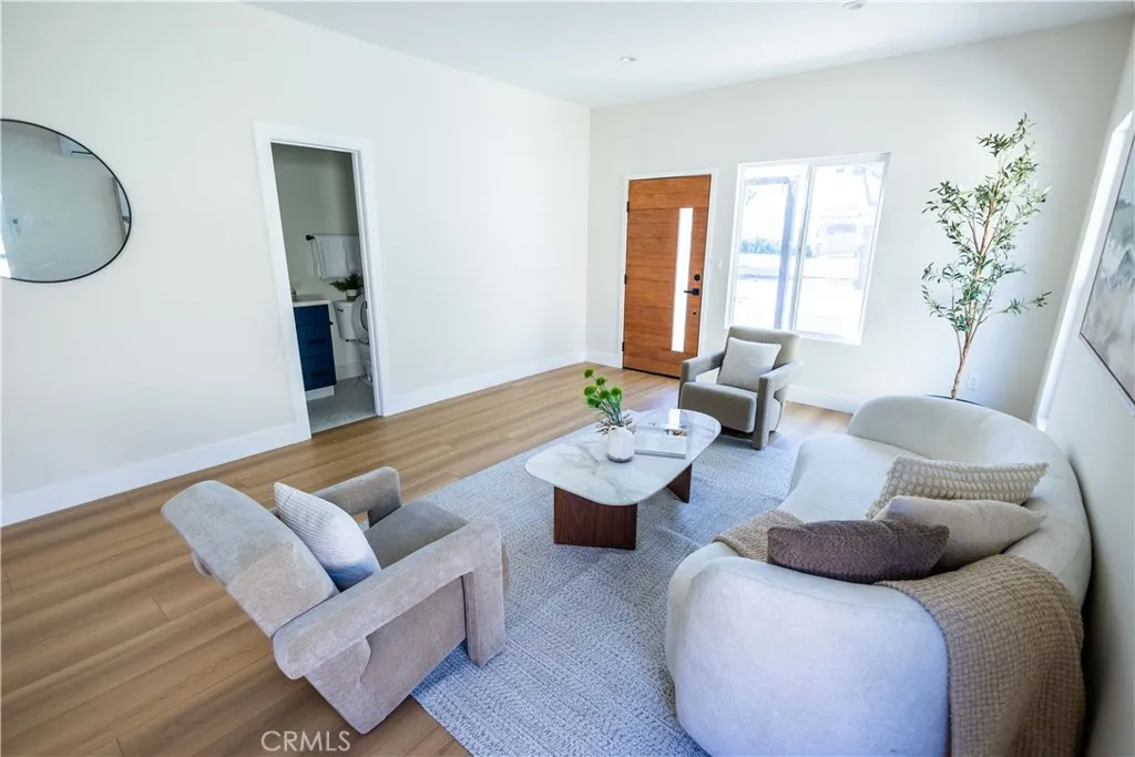 7710 S Halldale Avenue, Los Angeles, California 90047 home-pic-25