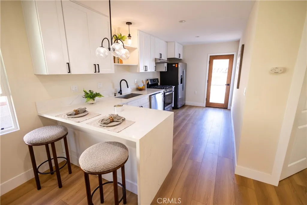 7710 S Halldale Avenue, Los Angeles, California 90047 home-pic-8