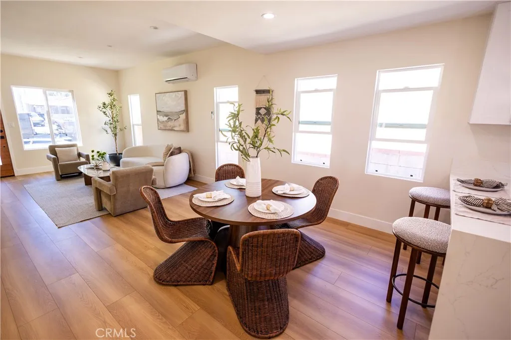 7710 S Halldale Avenue, Los Angeles, California 90047 home-pic-4