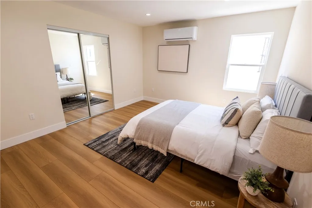 7710 S Halldale Avenue, Los Angeles, California 90047 home-pic-15