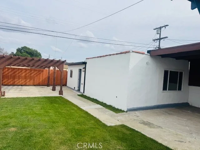 7710 S Halldale Avenue, Los Angeles, California 90047 home-pic-18