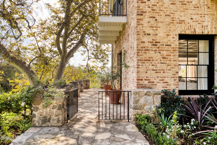 215.1220 Hillcrest(2)_34_mls