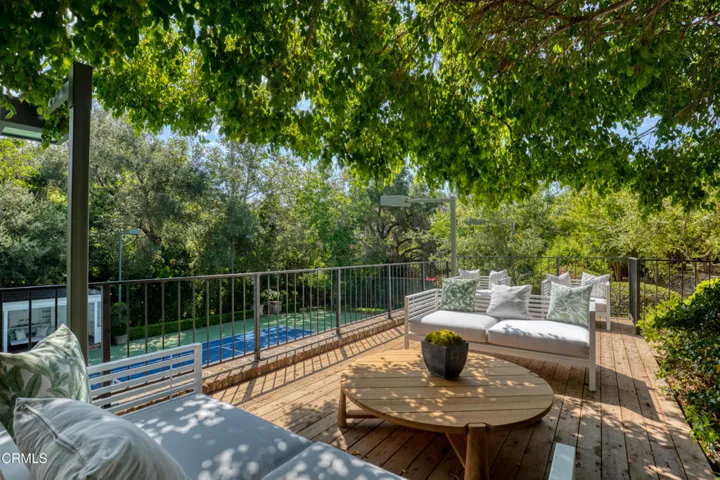 225.1220 Hillcrest(2)_310_mls