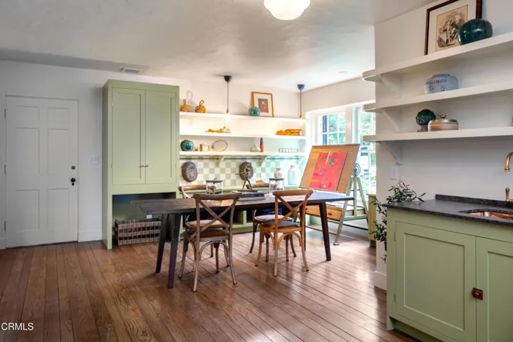 29.1220 Hillcrest(2)_2125v1_mls