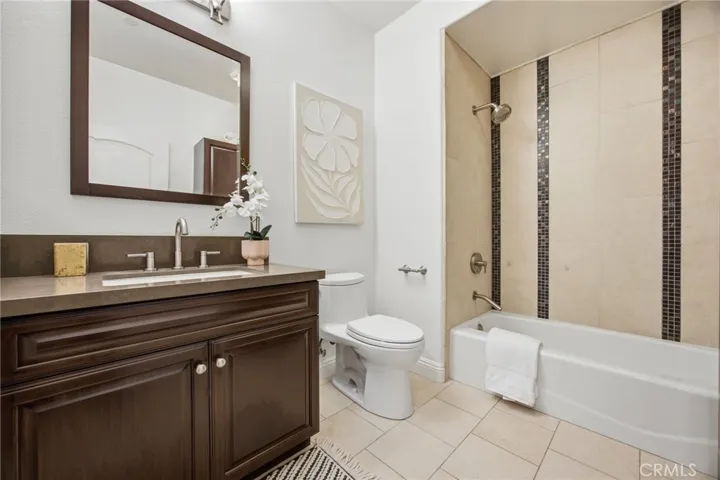 4805 Bellflower, North Hollywood, California 91601