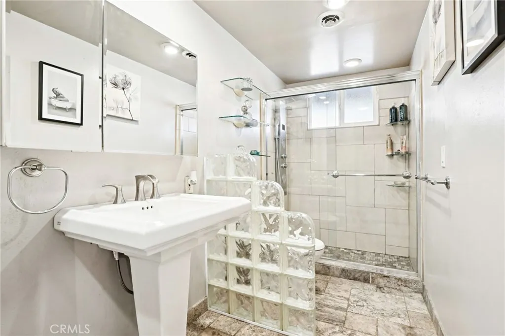 502 S Mancos Avenue, Anaheim, California 92806 home-pic-12