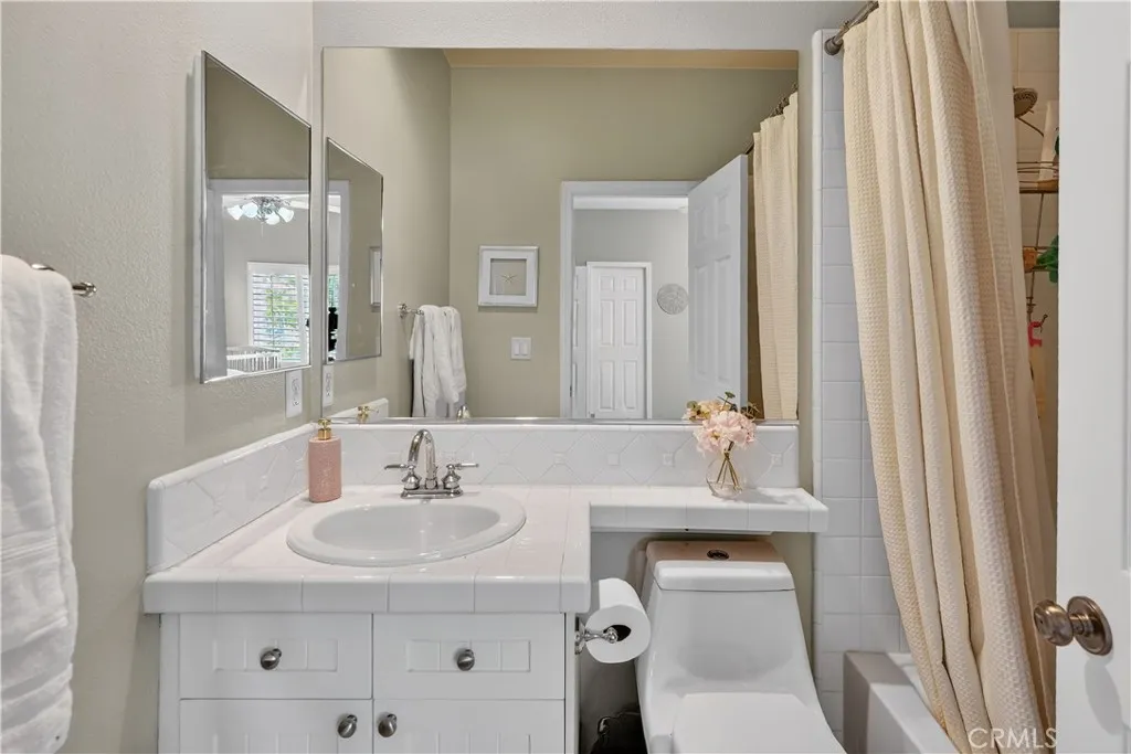 27038 Edgewater Lane, Valencia, California 91355 home-pic-43