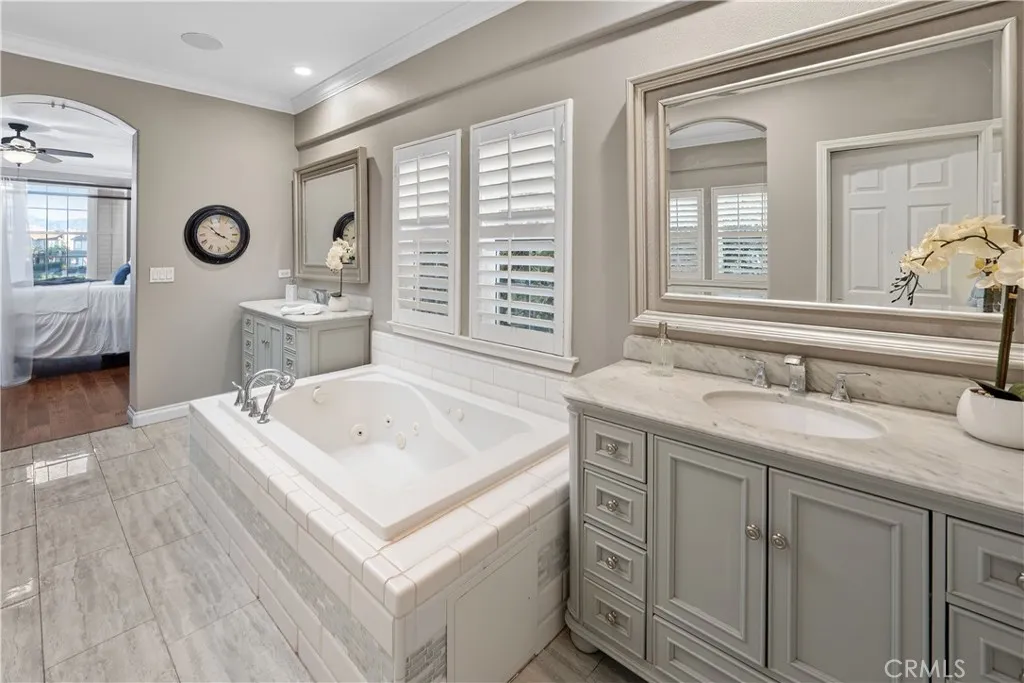 27038 Edgewater Lane, Valencia, California 91355 home-pic-36