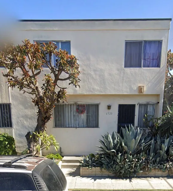 2167 W 65th, Los Angeles, California 90047 home-pic-3