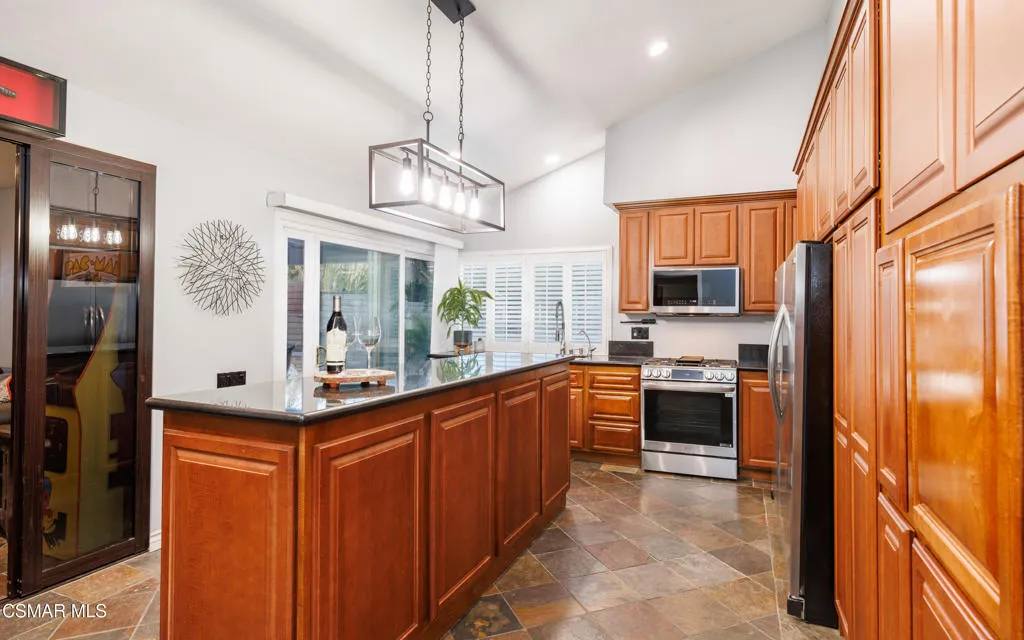 2128 Tremont Avenue, Simi Valley, California 93063 home-pic-7