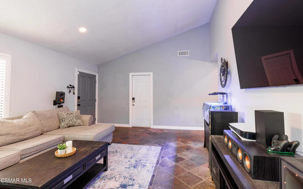 2128 Tremont Avenue, Simi Valley, California 93063 home-pic-6