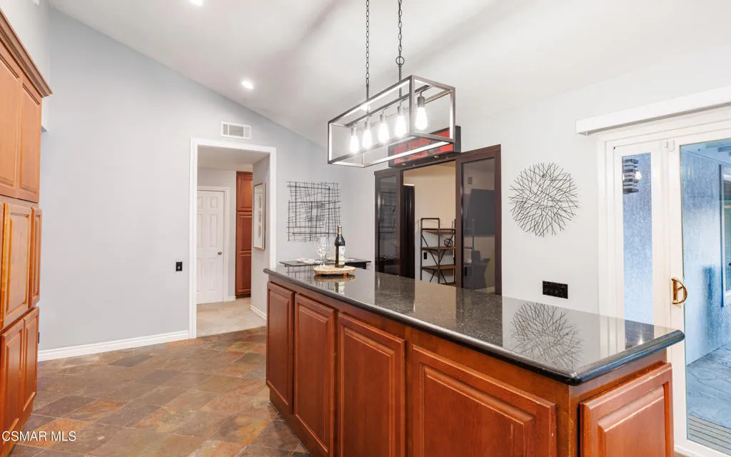 2128 Tremont Avenue, Simi Valley, California 93063 home-pic-10