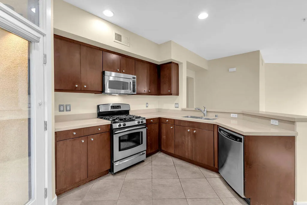 910 E Palm Canyon Drive 101, Palm Springs, California 92264 home-pic-20