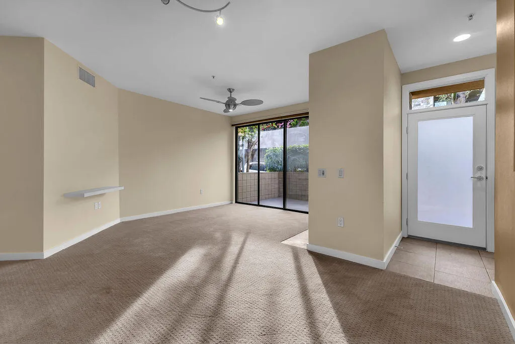 910 E Palm Canyon Drive 101, Palm Springs, California 92264 home-pic-10