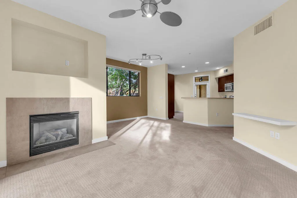 910 E Palm Canyon Drive 101, Palm Springs, California 92264 home-pic-16