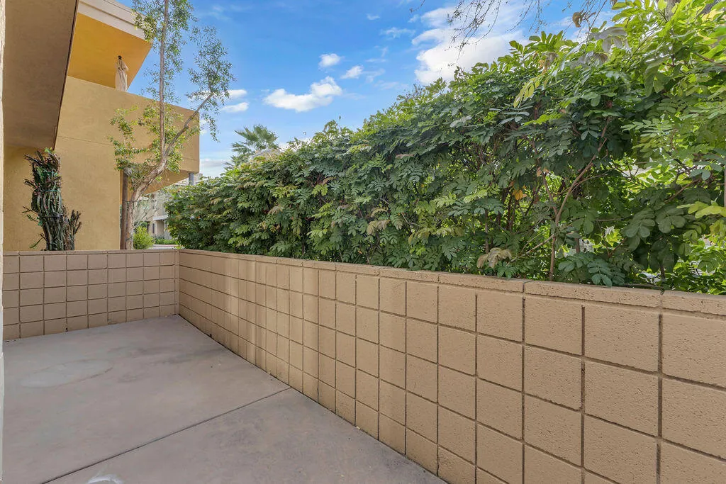 910 E Palm Canyon Drive 101, Palm Springs, California 92264 home-pic-3