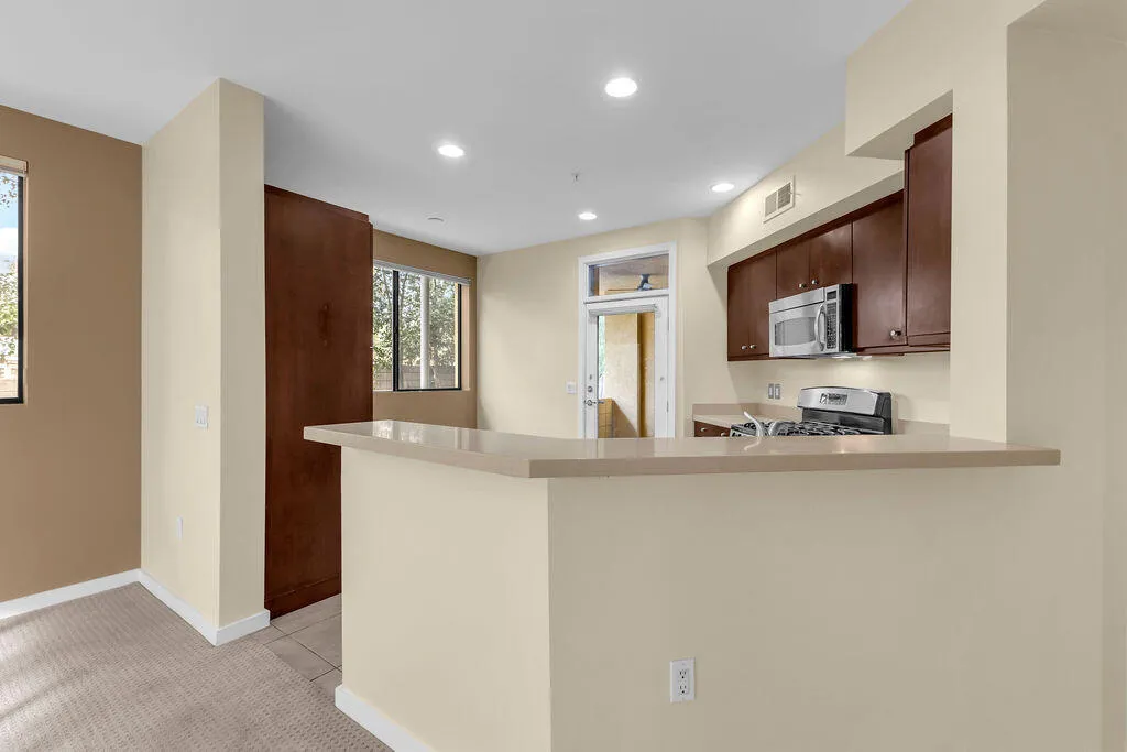 910 E Palm Canyon Drive 101, Palm Springs, California 92264 home-pic-17
