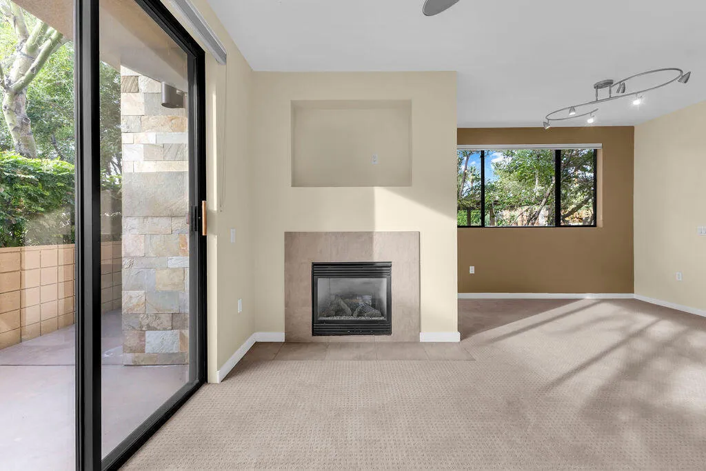 910 E Palm Canyon Drive 101, Palm Springs, California 92264 home-pic-15