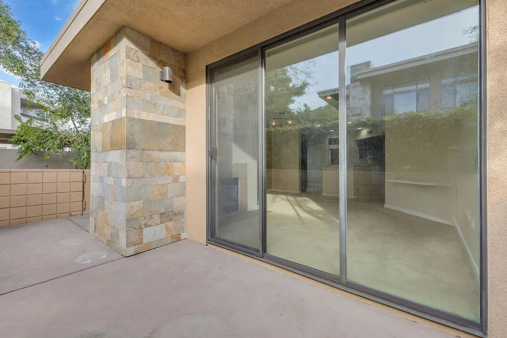 910 E Palm Canyon Drive 101, Palm Springs, California 92264 home-pic-4