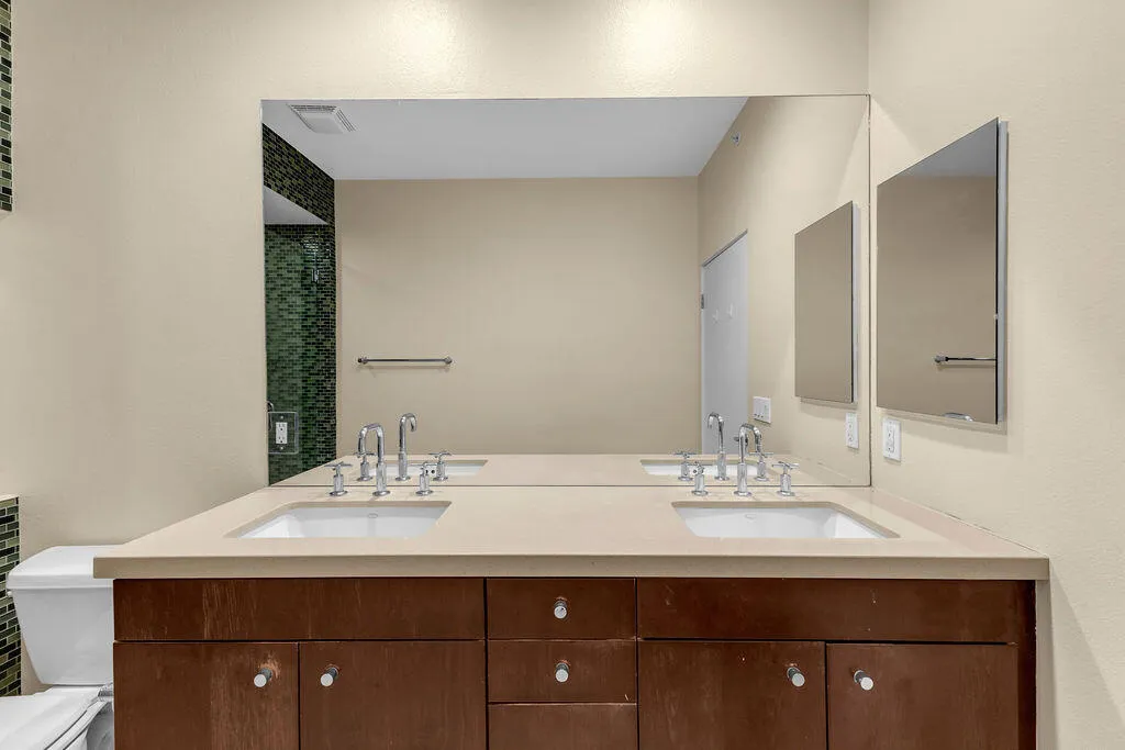 910 E Palm Canyon Drive 101, Palm Springs, California 92264 home-pic-31