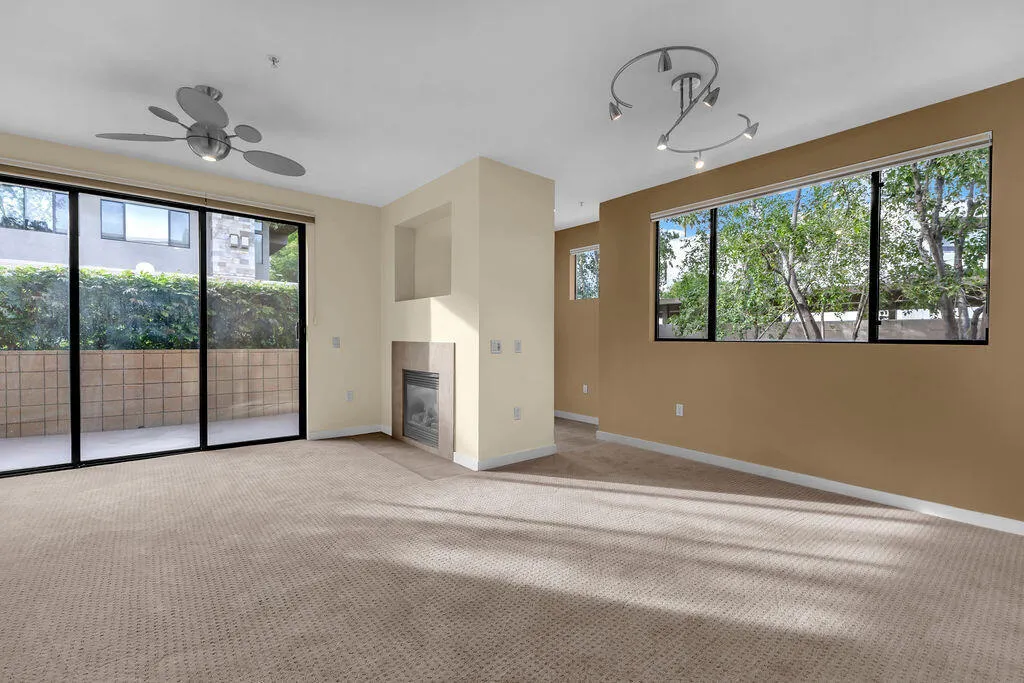 910 E Palm Canyon Drive 101, Palm Springs, California 92264 home-pic-11