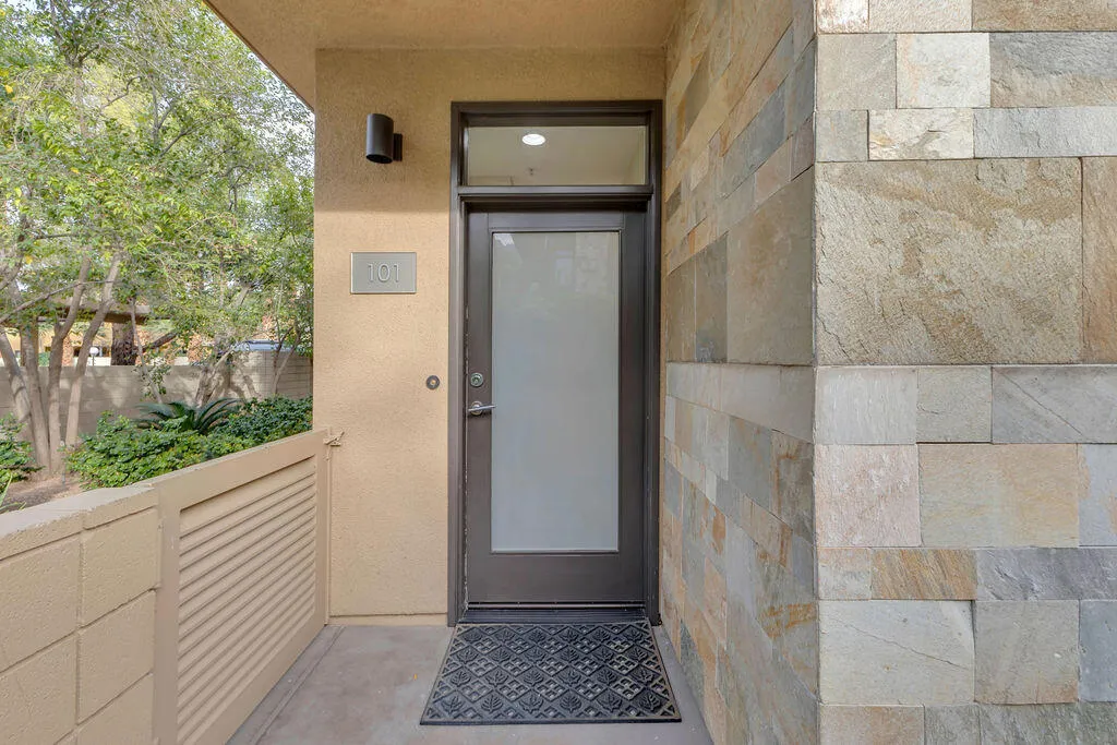 910 E Palm Canyon Drive 101, Palm Springs, California 92264 home-pic-6