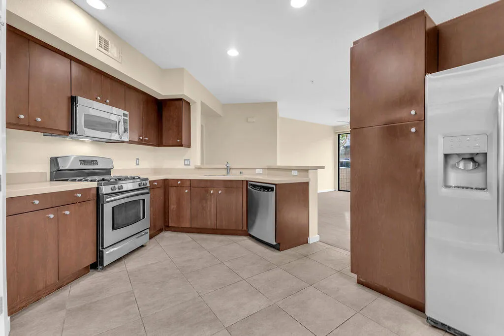 910 E Palm Canyon Drive 101, Palm Springs, California 92264 home-pic-18