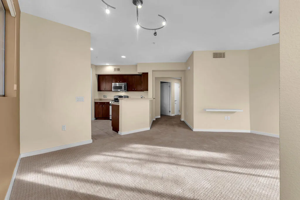 910 E Palm Canyon Drive 101, Palm Springs, California 92264 home-pic-8