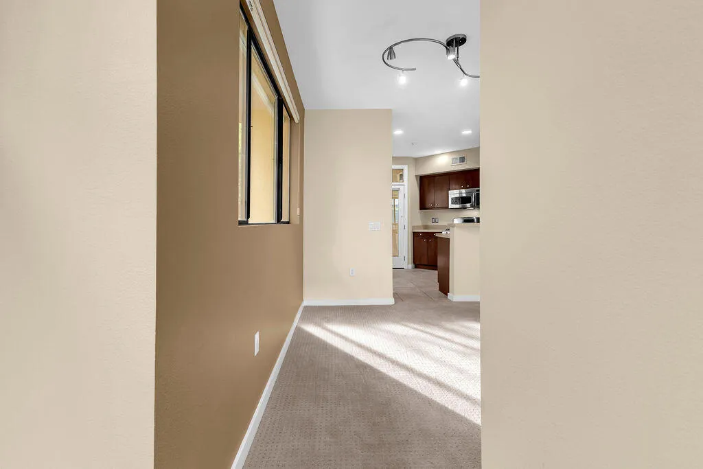 910 E Palm Canyon Drive 101, Palm Springs, California 92264 home-pic-7