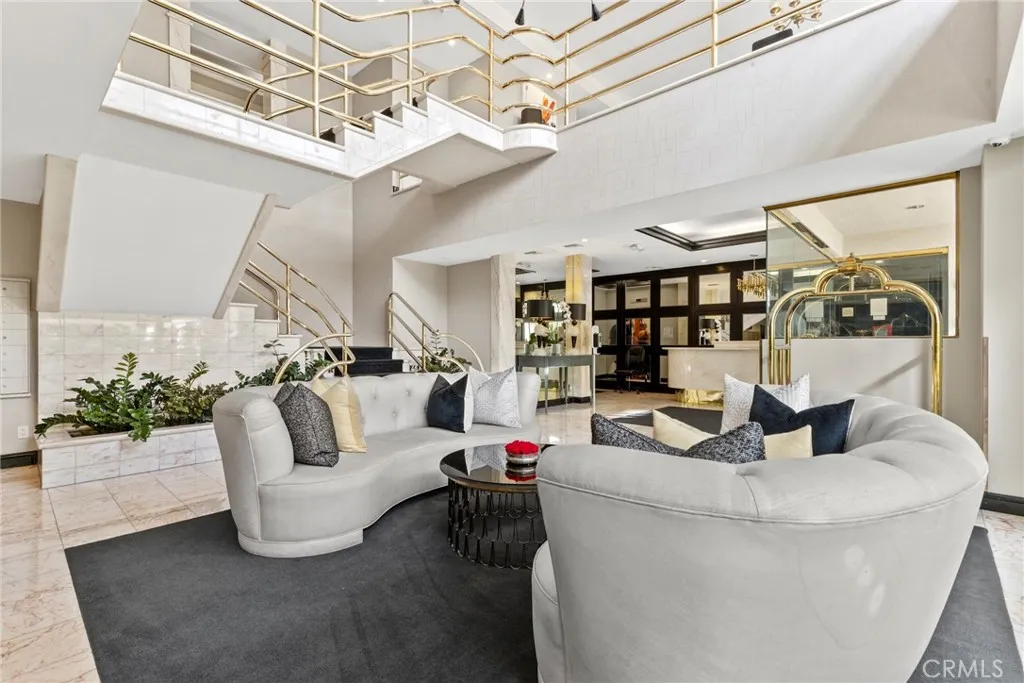 1131 Alta Loma Road 527, West Hollywood, California 90069 home-pic-21