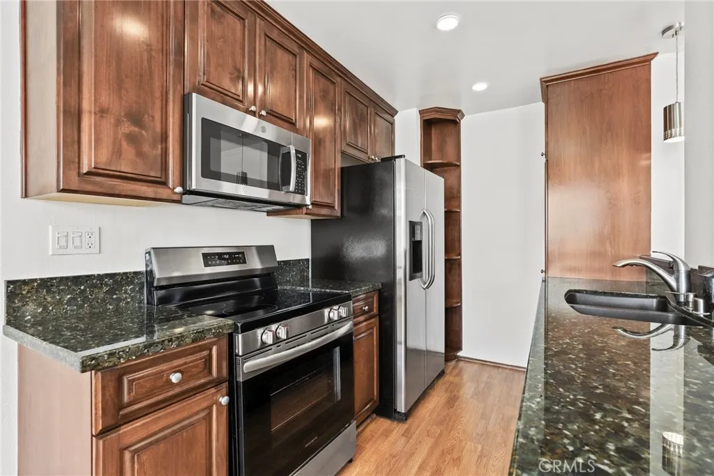 1131 Alta Loma Road 527, West Hollywood, California 90069 home-pic-7