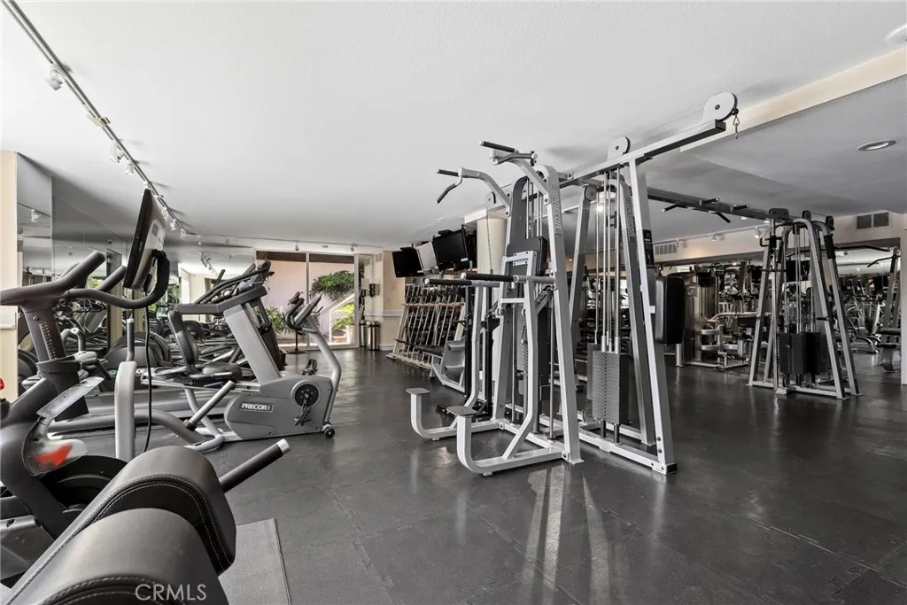 1131 Alta Loma Road 527, West Hollywood, California 90069 home-pic-22