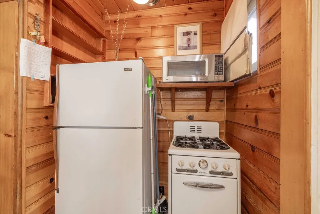 40193 Dream Street, Big Bear Lake, California 92315 home-pic-11