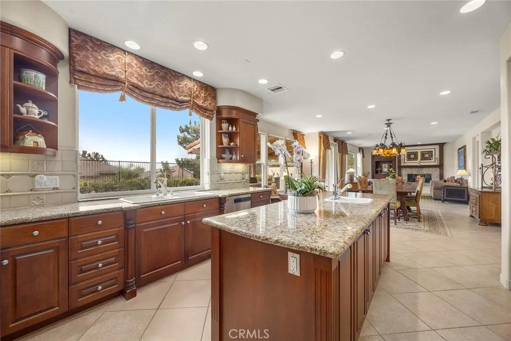 5435 Vista Del Mar, Yorba Linda, California 92887 home-pic-8