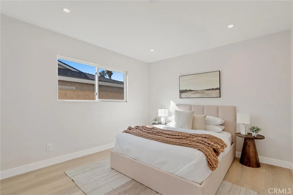 534 E Hoover, Orange, California 92867 home-pic-20