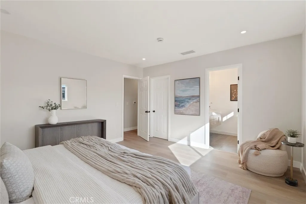 534 E Hoover, Orange, California 92867 home-pic-16