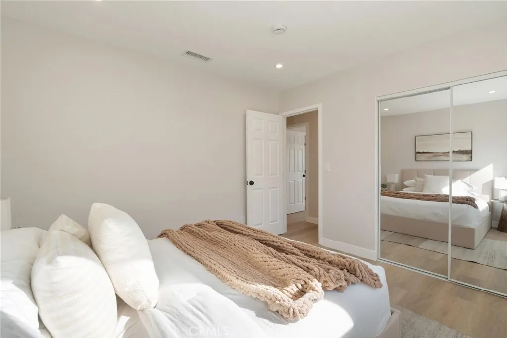 534 E Hoover, Orange, California 92867 home-pic-21