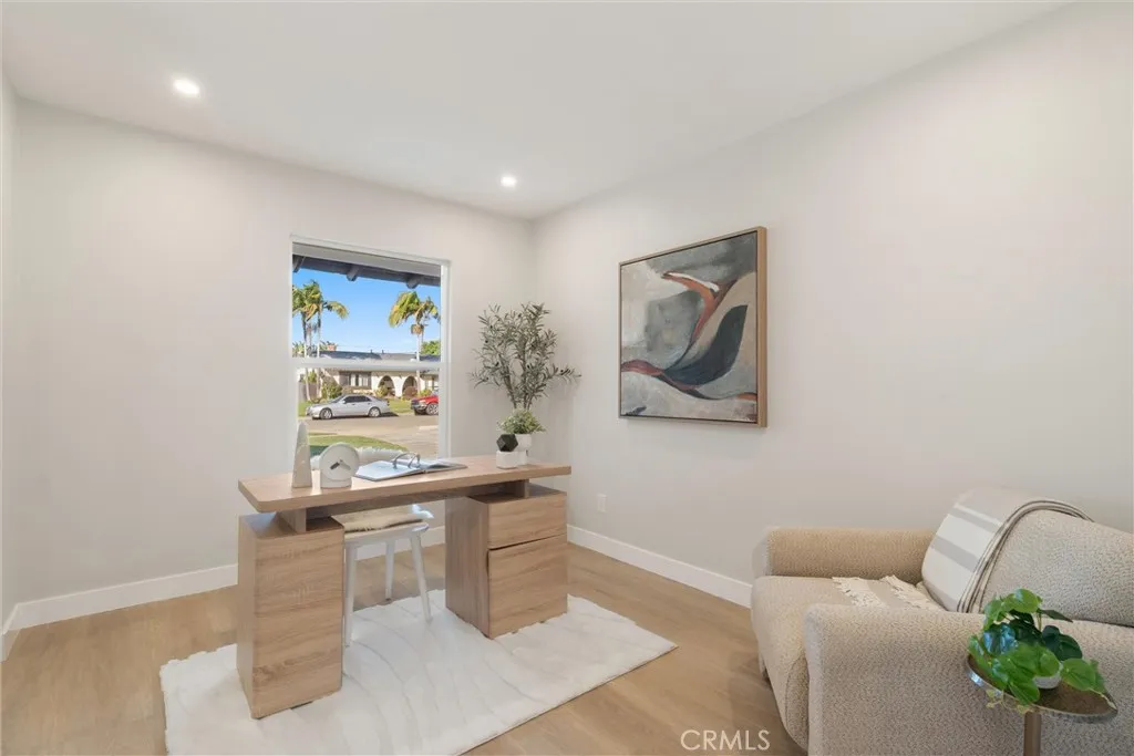 534 E Hoover, Orange, California 92867 home-pic-22