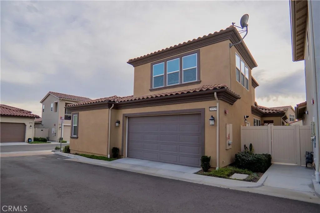 20525 Martingale, Saugus, California 91350 home-pic-5