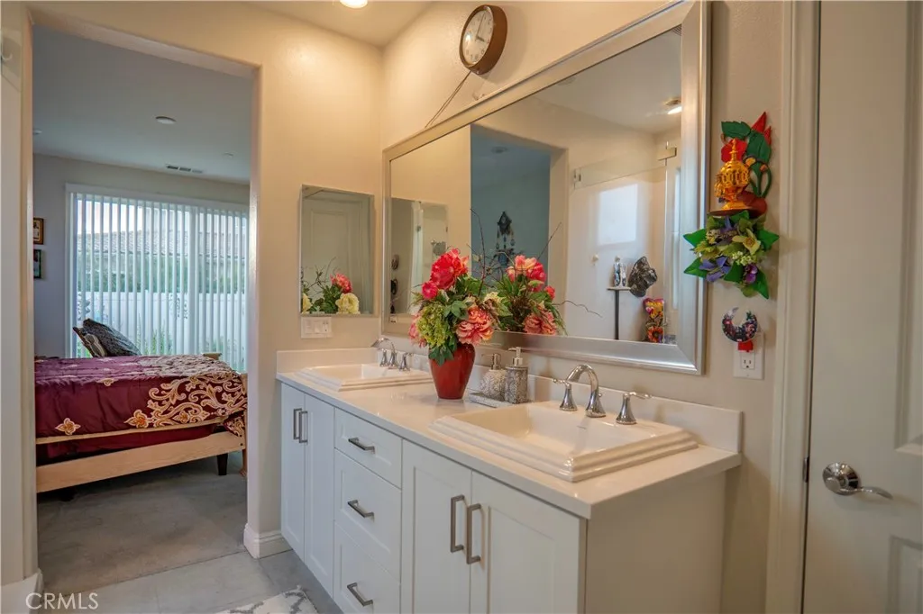 20525 Martingale, Saugus, California 91350 home-pic-18