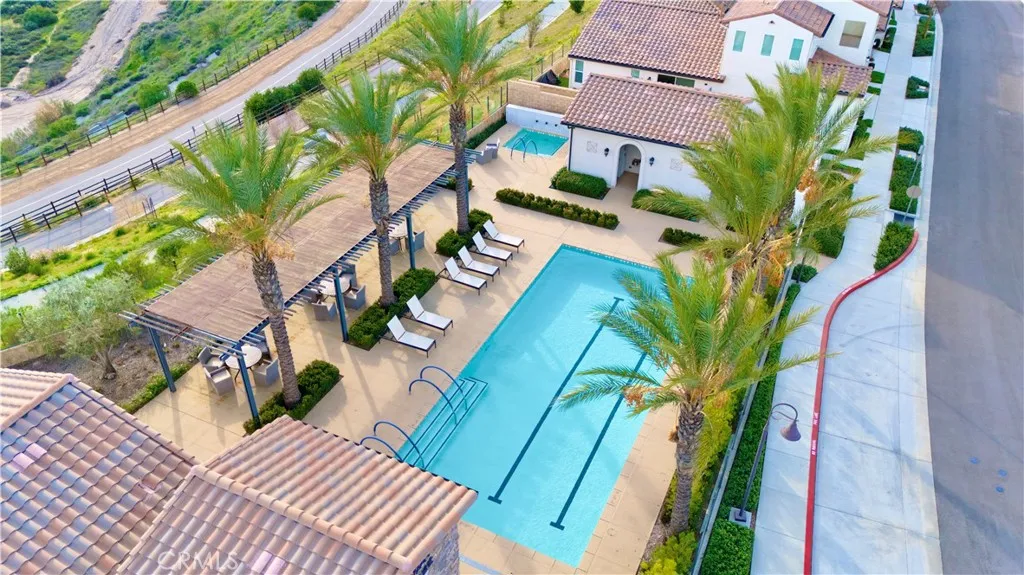 20525 Martingale, Saugus, California 91350 home-pic-31