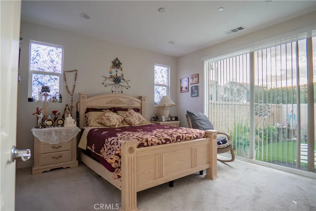 20525 Martingale, Saugus, California 91350 home-pic-17