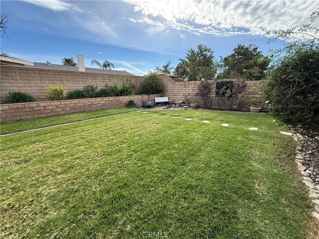 7425 Palo Verde, Fontana, California 92336 home-pic-25
