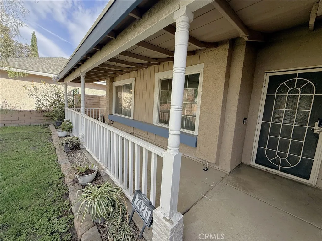 7425 Palo Verde, Fontana, California 92336 home-pic-2