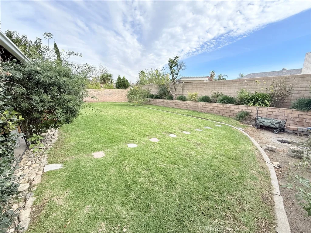 7425 Palo Verde, Fontana, California 92336 home-pic-23