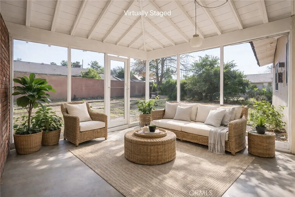 1526 Lynoak Dr, Claremont, California 91711 home-pic-23