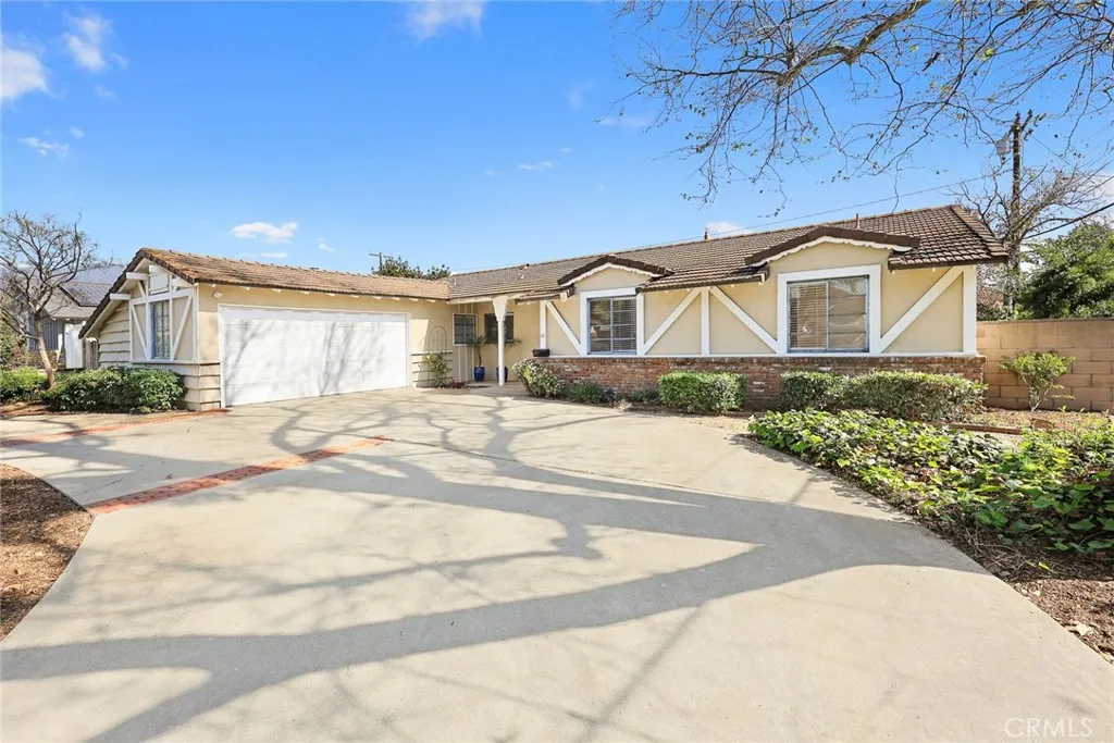 1526 Lynoak Dr, Claremont, California 91711 home-pic-28